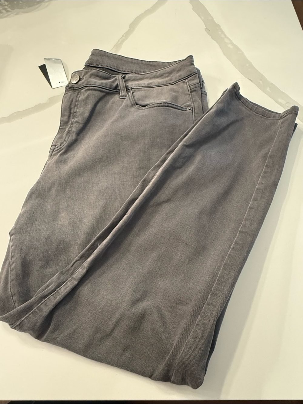 Venezia Skinny Grey Jeans. NWT. Size 20. Cotton Blend.